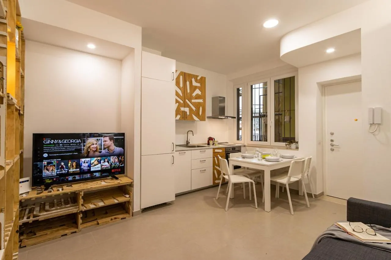 Apartment Nolo37 Design Apartment/ Pasteur-Loreto Metro/Ac Milan Italy